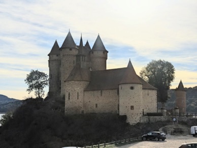 LANOBRE
Ch&acirc;teau de Val datant du 15eme si&egrave;cle construit par les d'Estaing